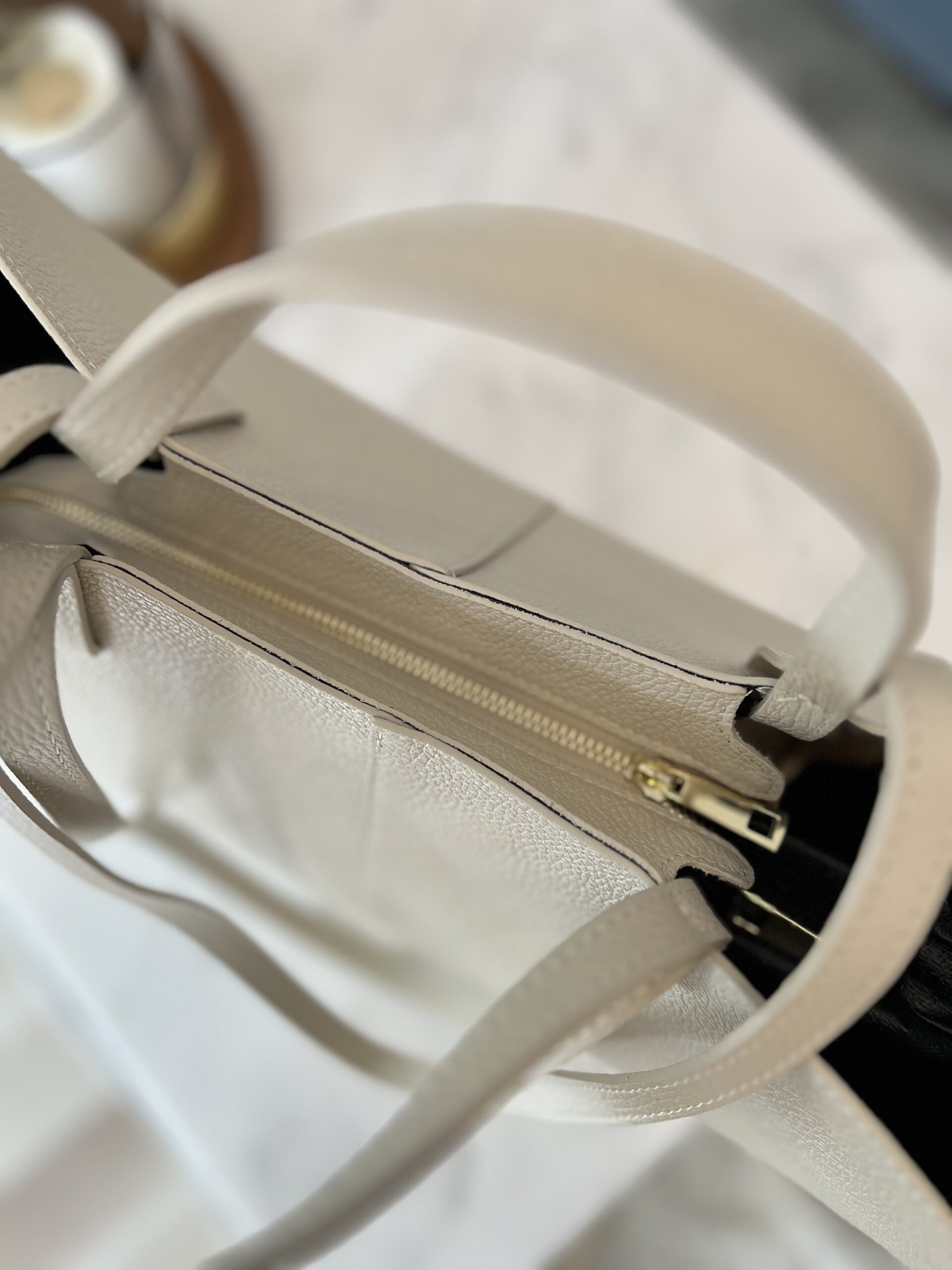 Skórzana torebka BIG LUCY/ bardzo jasny beż - obrazek 3