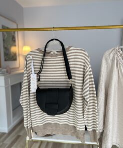 Skórzana torebka CARLA/ klasyczna czerń