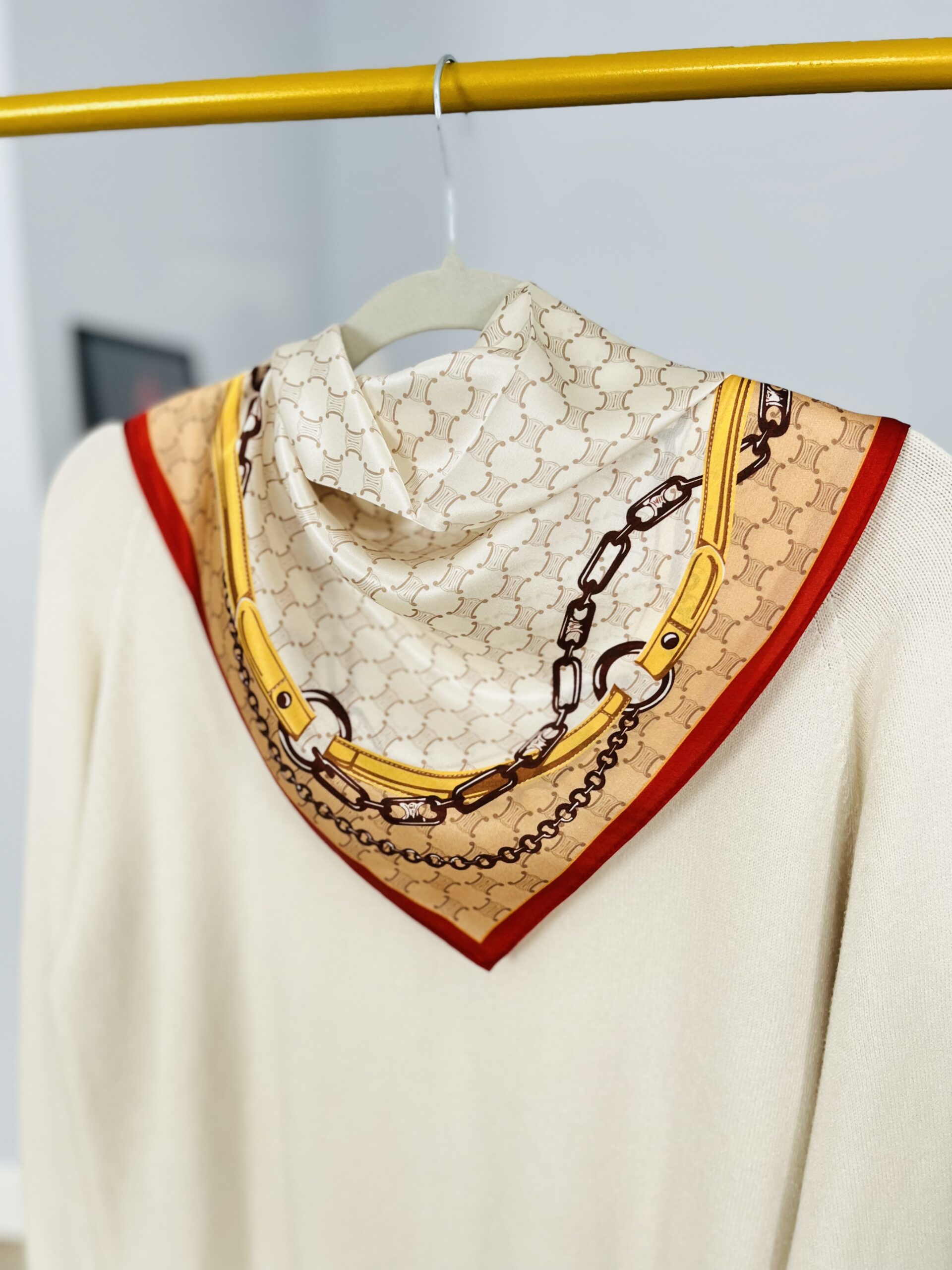 APASZKA JEDWAB 100% GALLA