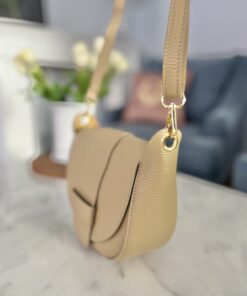 Alternative view of Skórzana torebka CARLA/ szlachetny beż