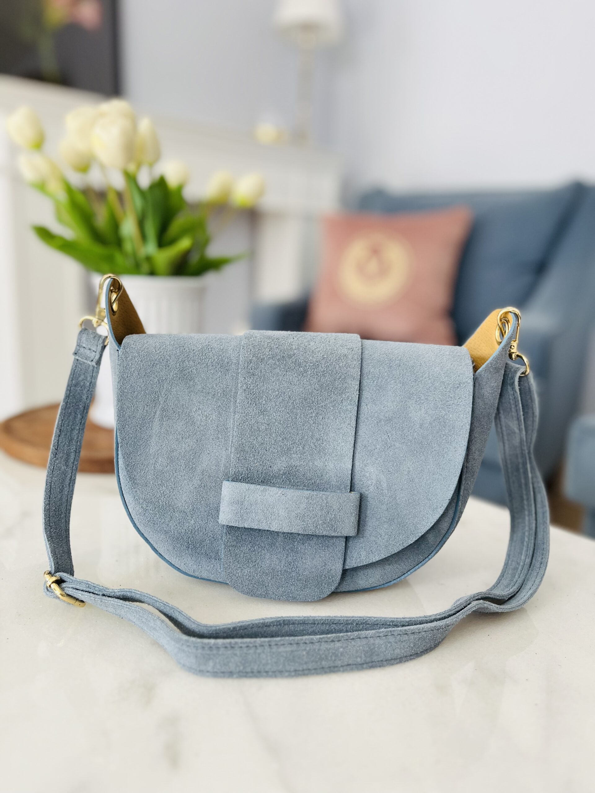 Zamszowa torebka CARLA/ jeans