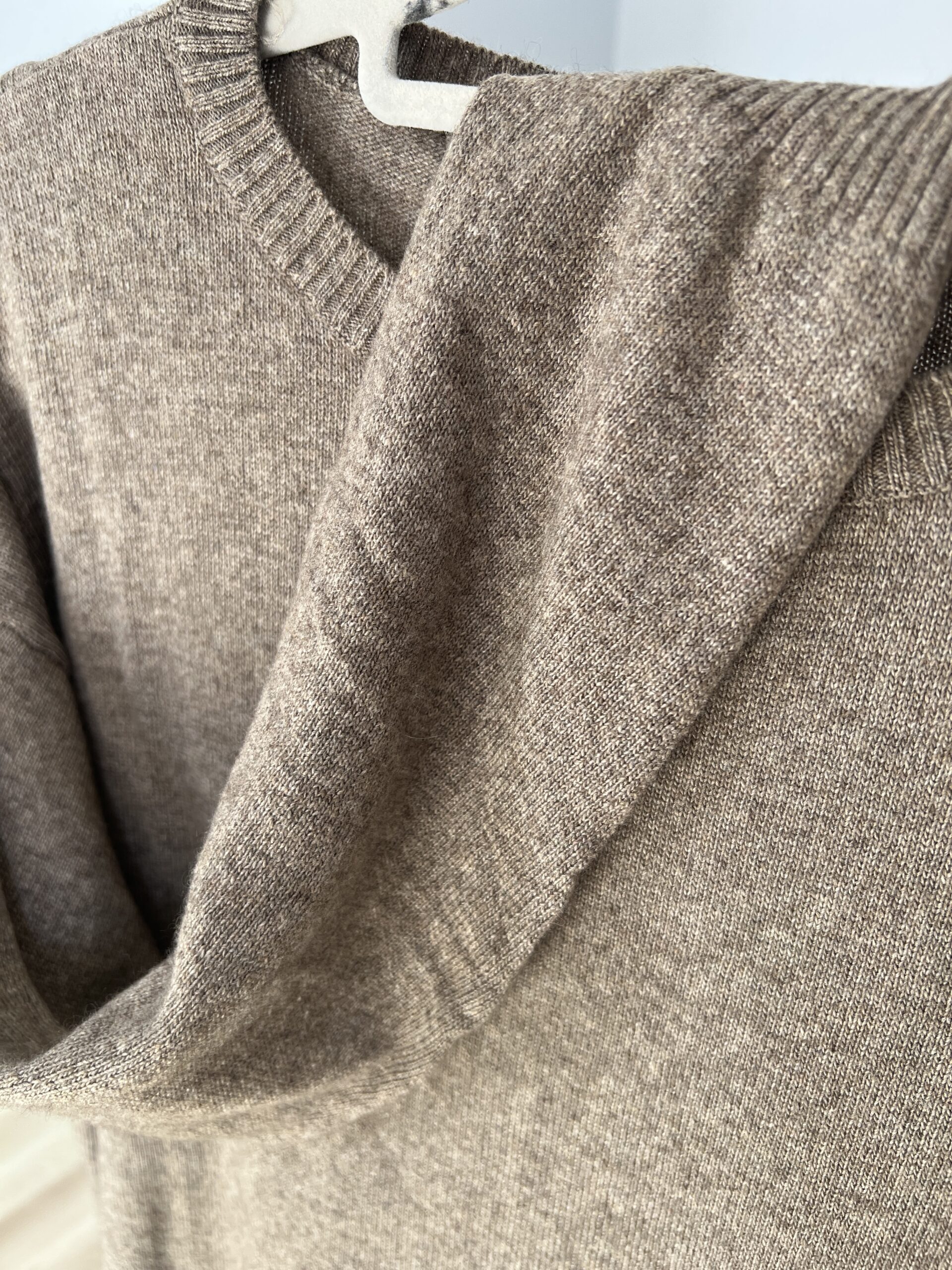 Sweter BASIC KASZMIR/ kakaowy brąz (sól i pieprz) - obrazek 2