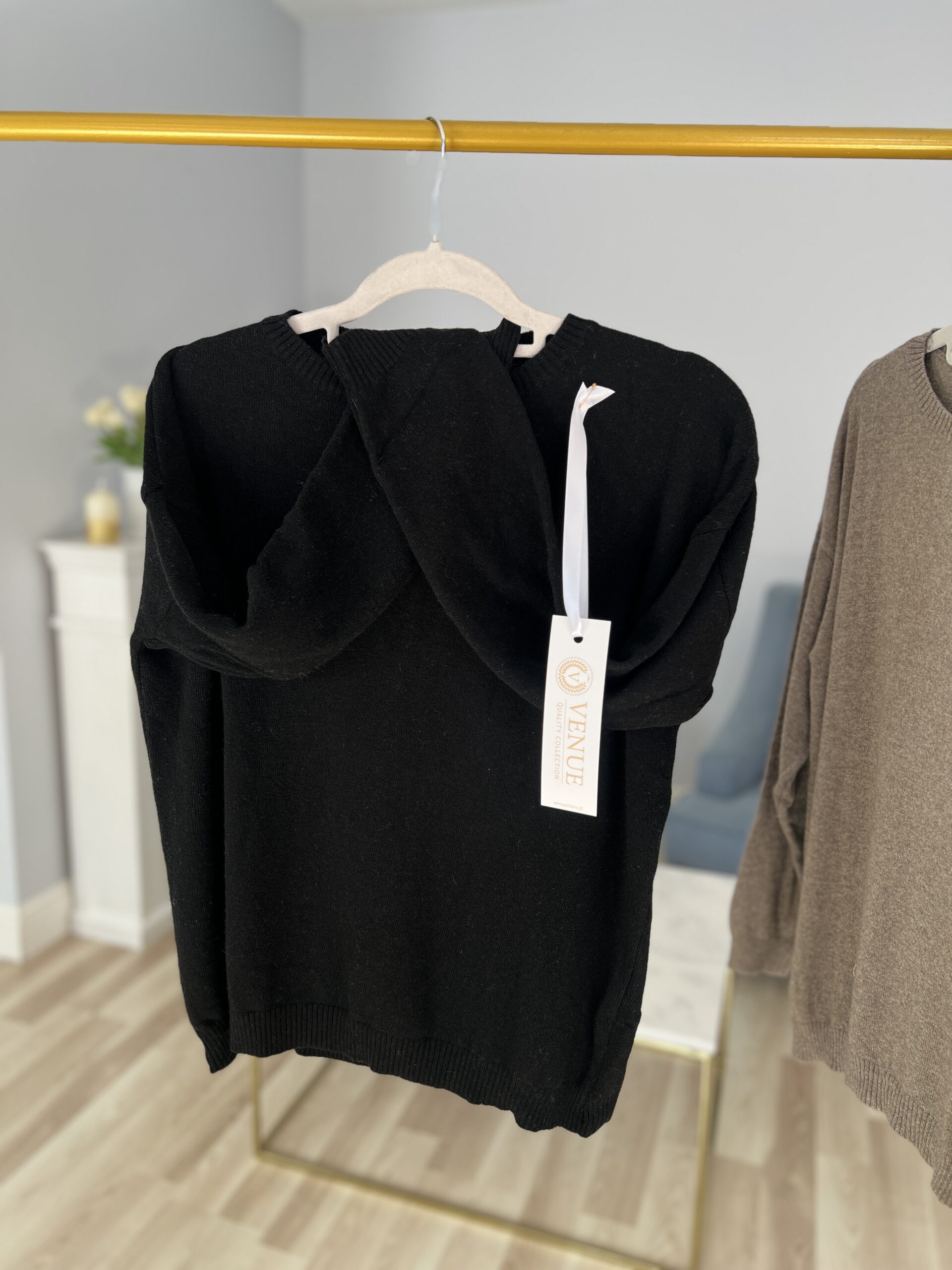 Sweter MIA/ czerń