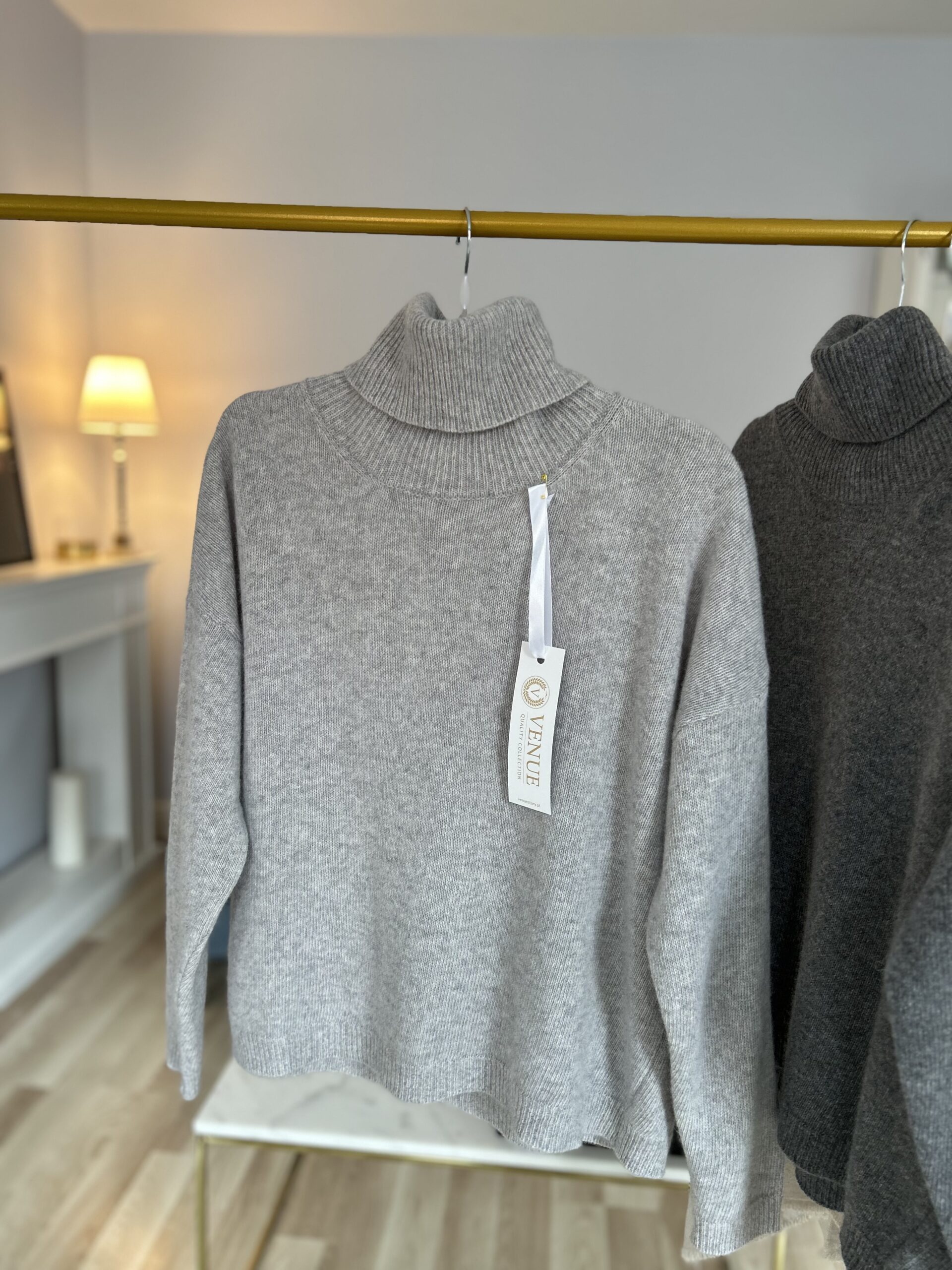 Golf Mary (100% merino)/ JASNA SZAROŚĆ