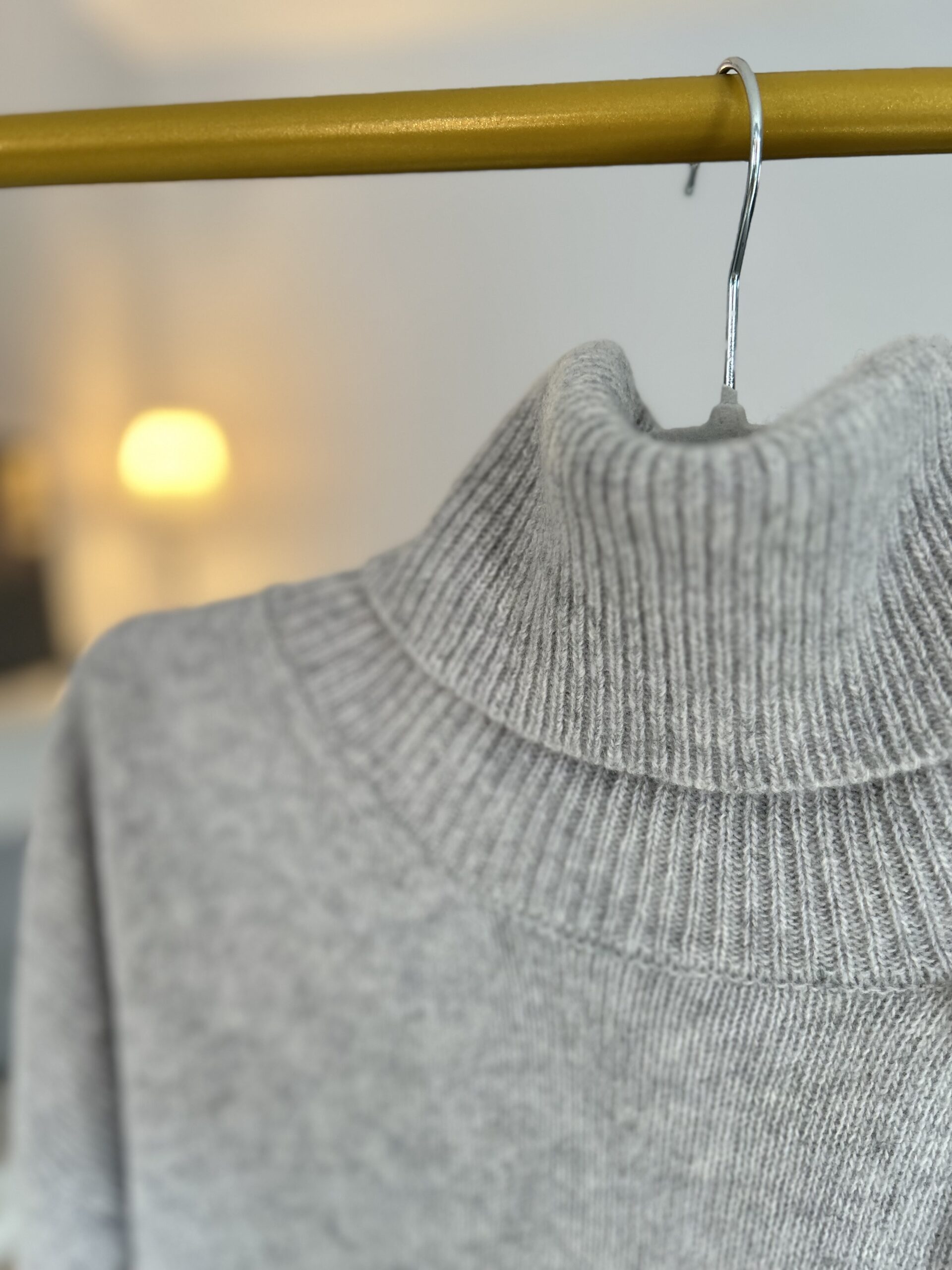 Golf Mary (100% merino)/ JASNA SZAROŚĆ - obrazek 2